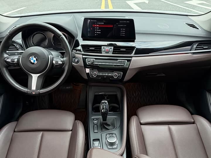 Фото 16 - BMW X1