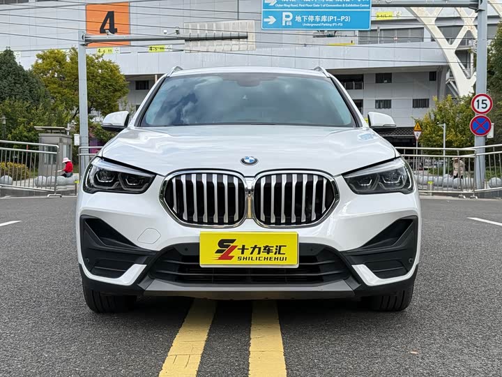 Фото 2 - BMW X1