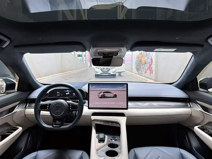 Фото 11 - Zeekr 001