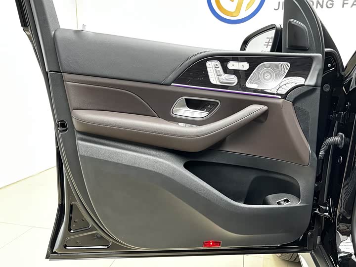 Фото 9 - Mercedes-Benz GLS-Class