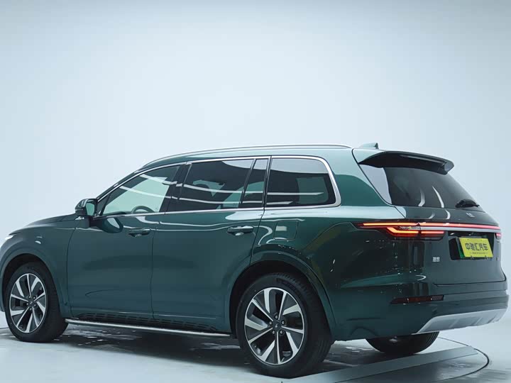 Фото 22 - LiXiang One