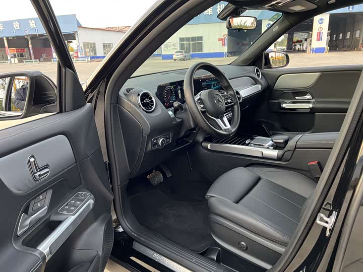 Фото 2 - Mercedes-Benz GLB-Class