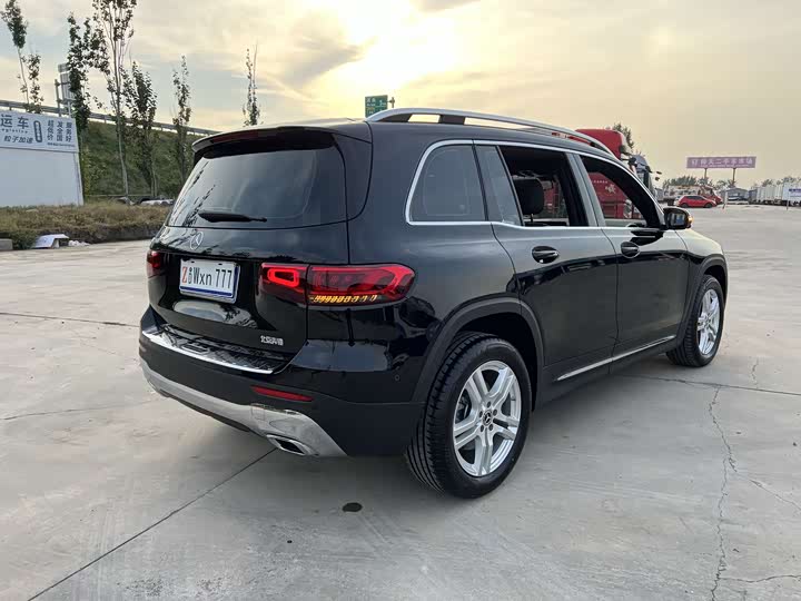 Фото 9 - Mercedes-Benz GLB-Class