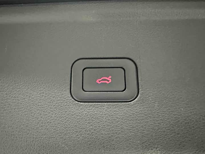 Фото 14 - Hongqi HS5