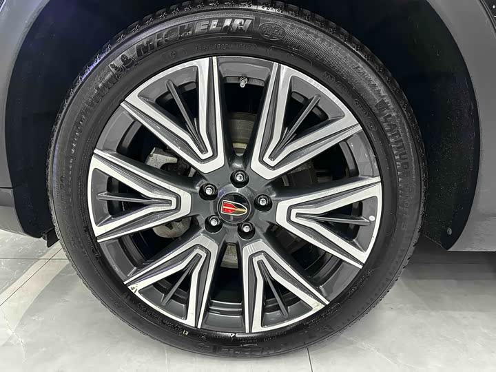 Фото 16 - Hongqi HS5