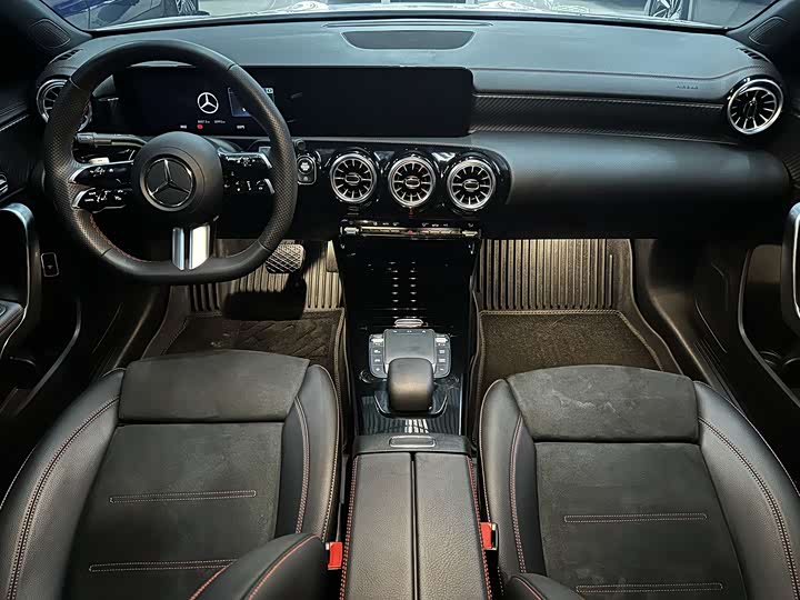 Фото 10 - Mercedes-Benz A-Class