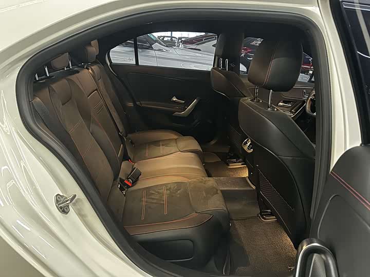 Фото 15 - Mercedes-Benz A-Class