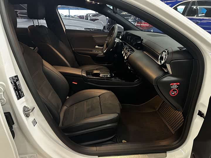 Фото 9 - Mercedes-Benz A-Class