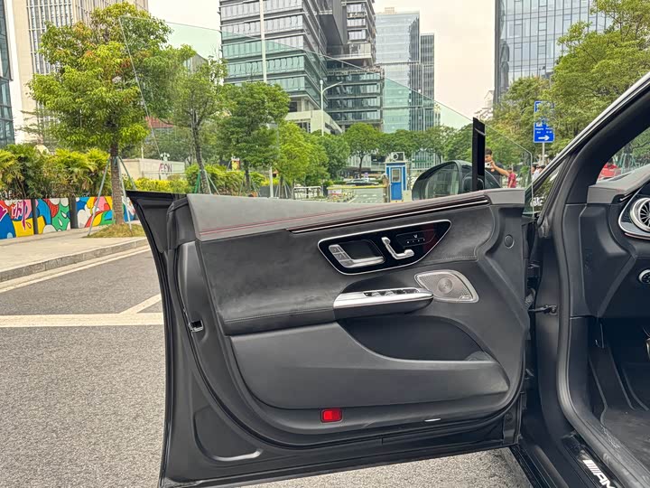 Фото 10 - Mercedes-Benz EQE AMG