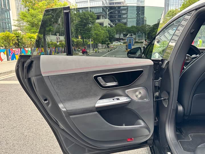 Фото 12 - Mercedes-Benz EQE AMG