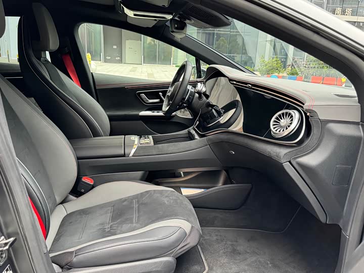 Фото 13 - Mercedes-Benz EQE AMG