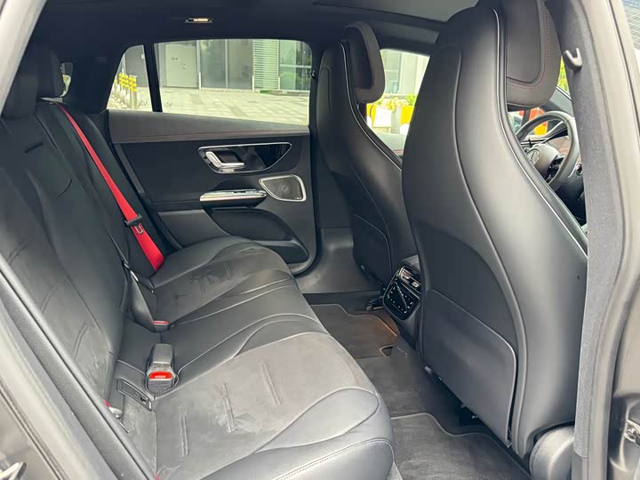 Фото 15 - Mercedes-Benz EQE AMG