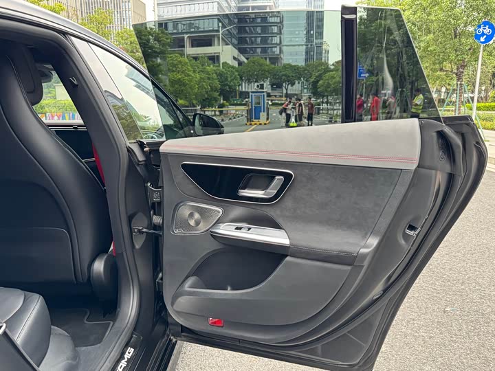 Фото 16 - Mercedes-Benz EQE AMG