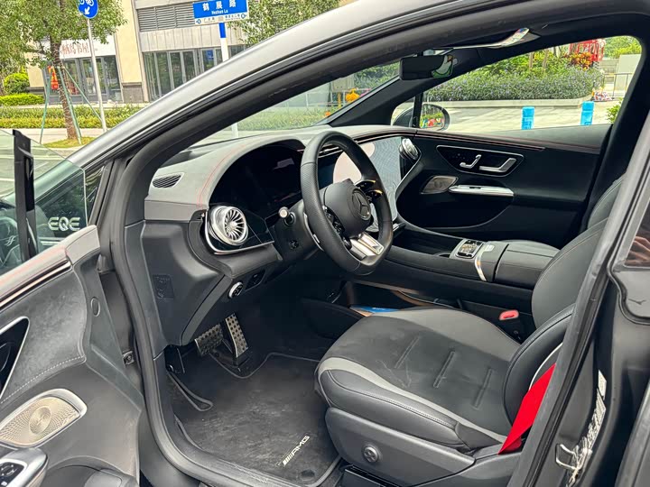 Фото 9 - Mercedes-Benz EQE AMG