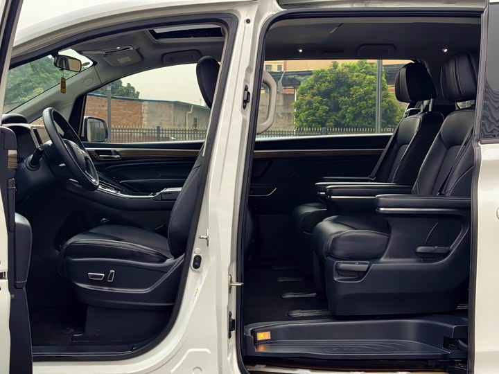 Фото 12 - GAC Trumpchi M8