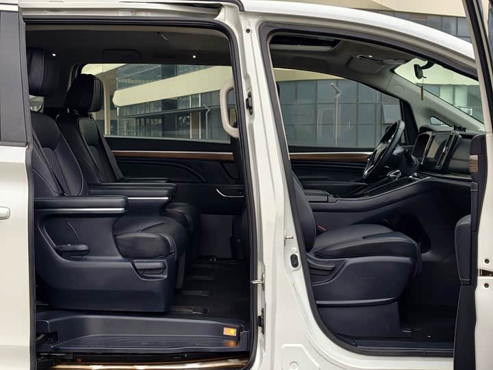 Фото 15 - GAC Trumpchi M8