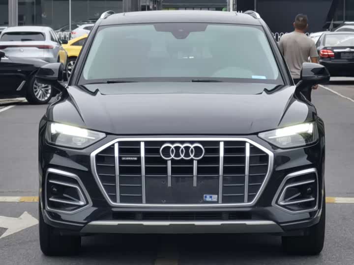 Фото 2 - Audi Q5L