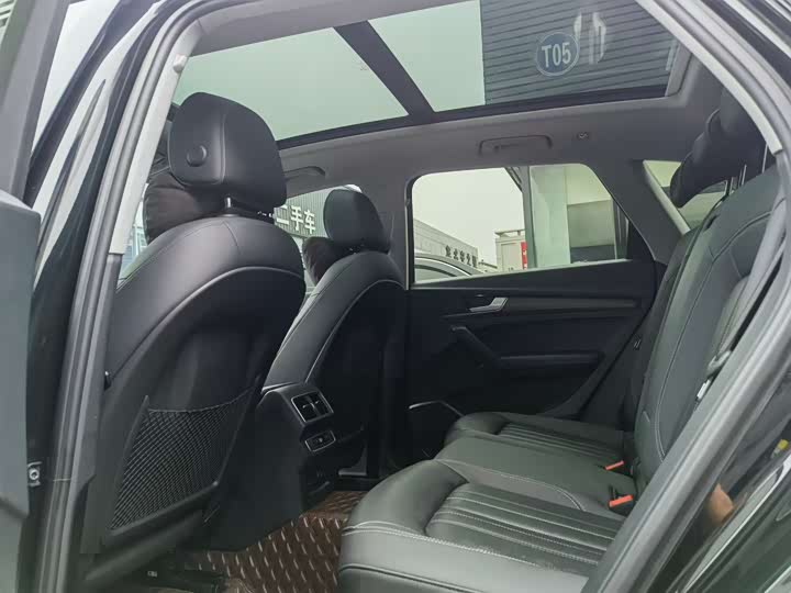 Фото 4 - Audi Q5L