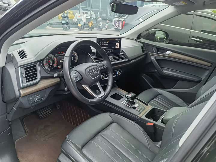 Фото 5 - Audi Q5L