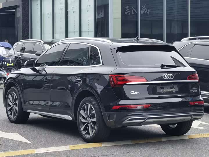 Фото 7 - Audi Q5L