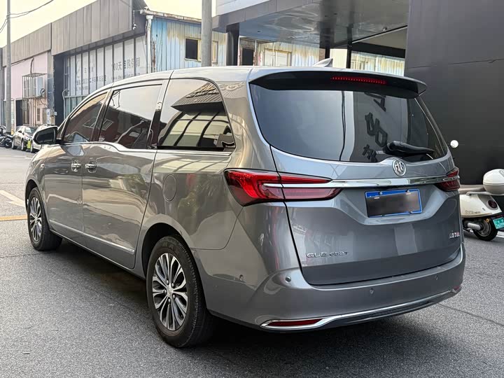 Фото 10 - Buick GL8 ES