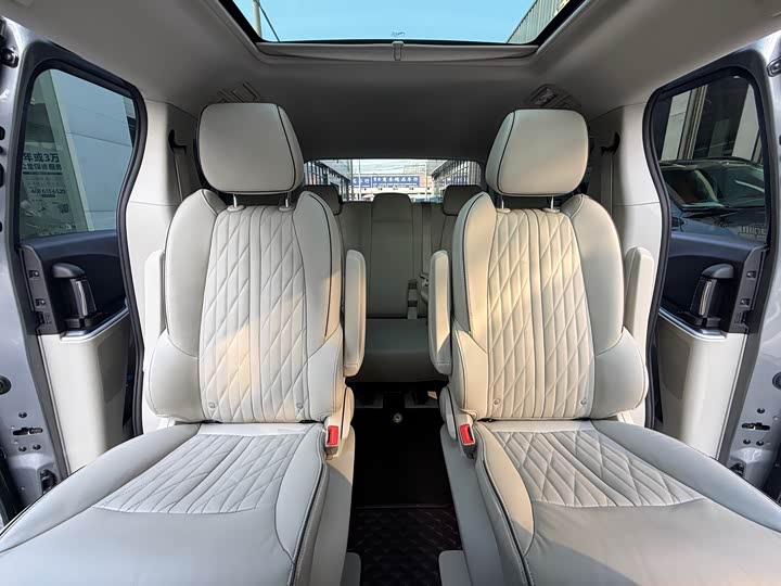 Фото 6 - Buick GL8 ES