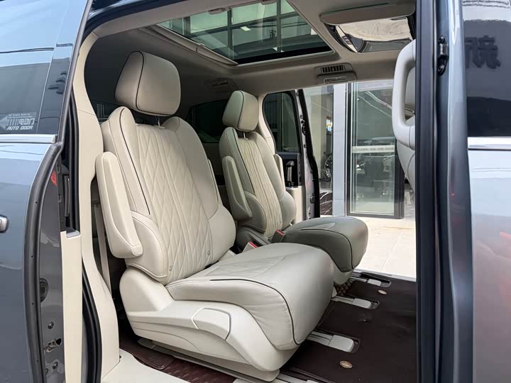 Фото 7 - Buick GL8 ES