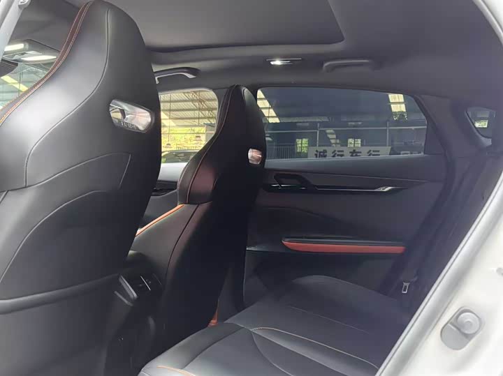 Фото 7 - Changan UNI-V