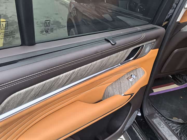 Фото 11 - Tank 500 Hybrid