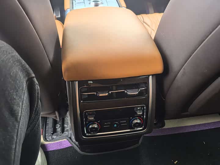 Фото 12 - Tank 500 Hybrid