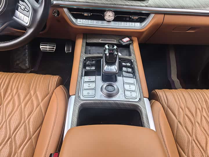 Фото 9 - Tank 500 Hybrid