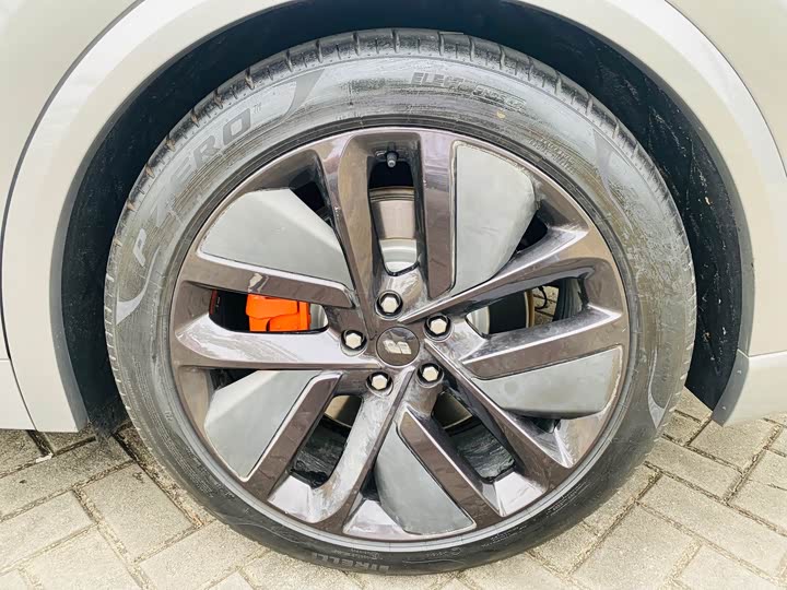 Фото 21 - LiXiang L9