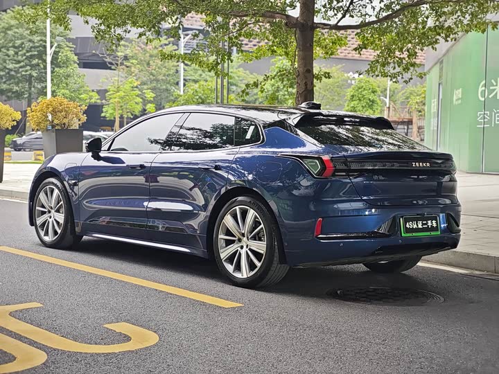 Фото 13 - Zeekr 001