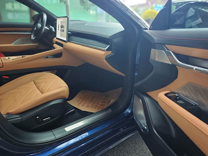 Фото 19 - Zeekr 001