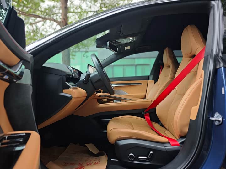 Фото 26 - Zeekr 001