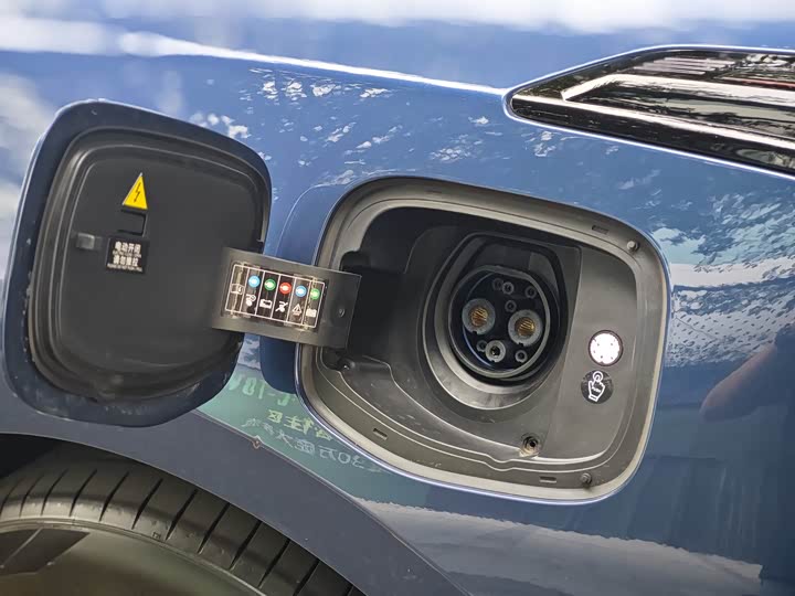 Фото 30 - Zeekr 001