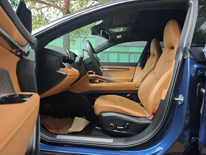 Фото 4 - Zeekr 001