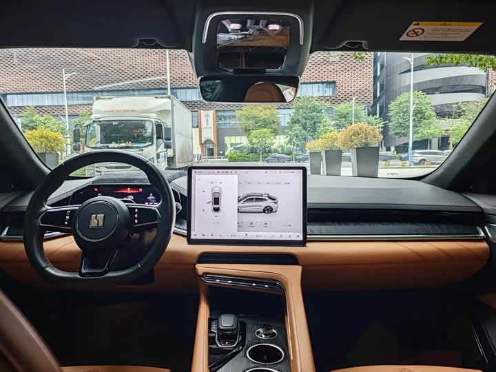 Фото 9 - Zeekr 001