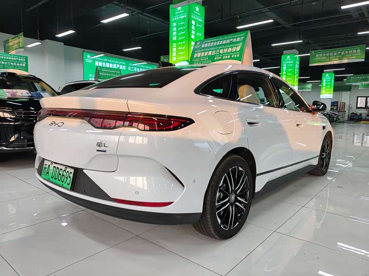 Фото 9 - BYD Qin L