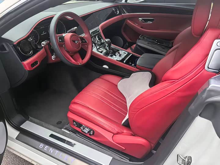 Фото 3 - Bentley Continental GT