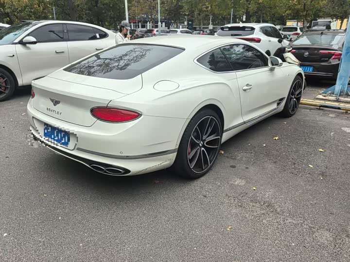 Фото 4 - Bentley Continental GT