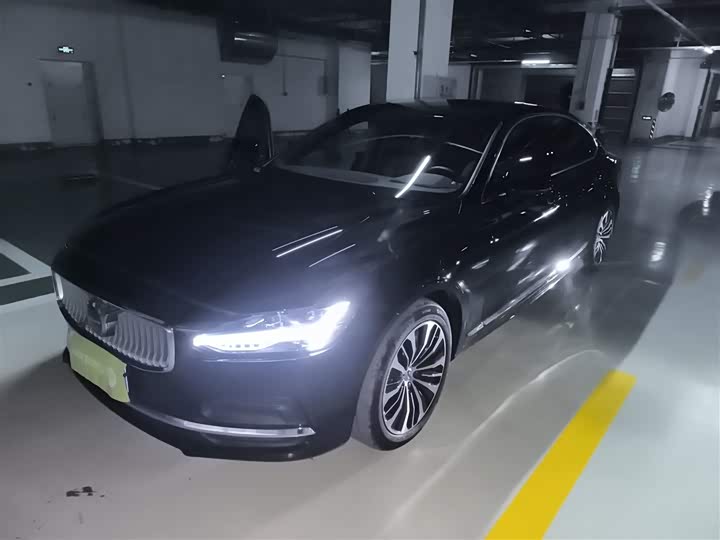 Фото 2 - Volvo S90