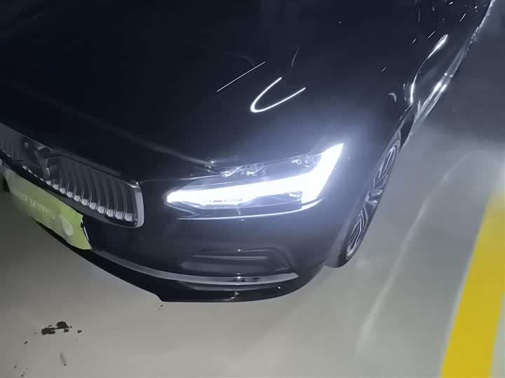 Фото 24 - Volvo S90