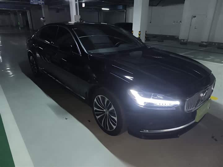 Фото 4 - Volvo S90