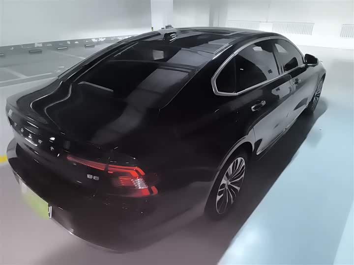 Фото 7 - Volvo S90