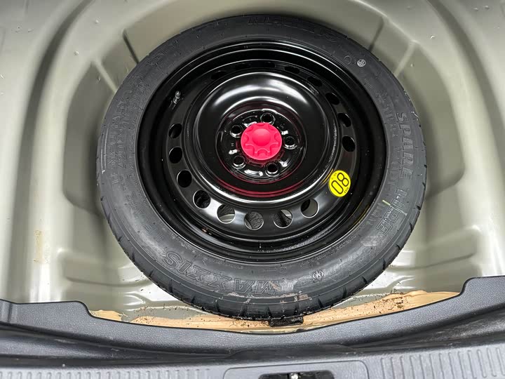 Фото 18 - Toyota Camry