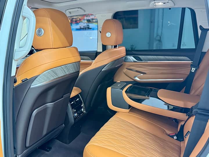 Фото 7 - Tank 500 Hybrid