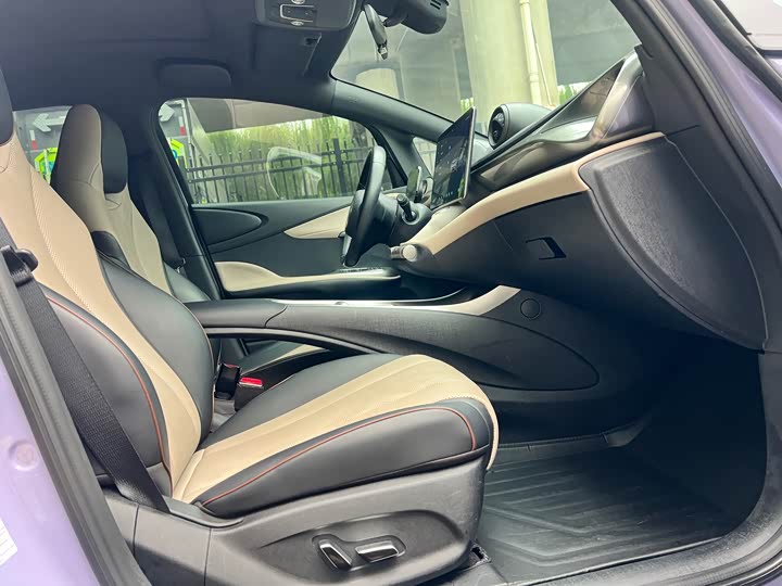 Фото 10 - BYD Dolphin