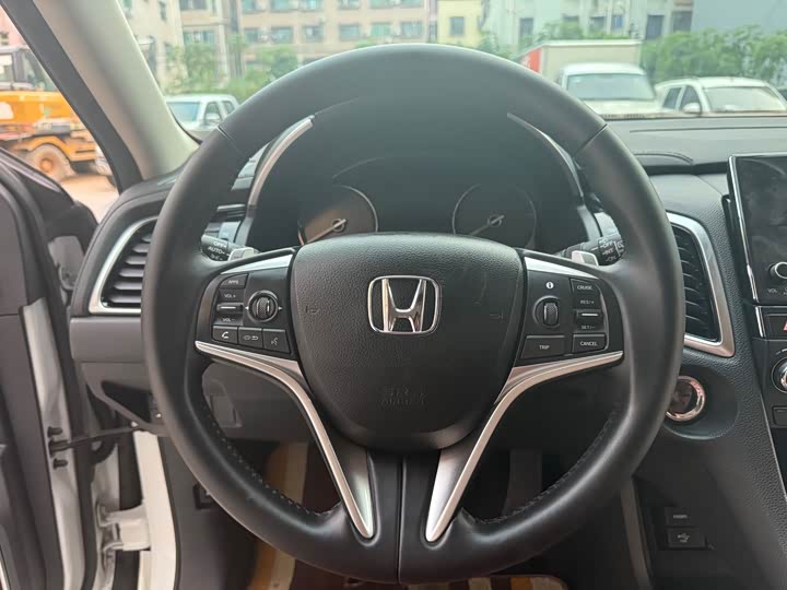 Фото 10 - Honda Avancier