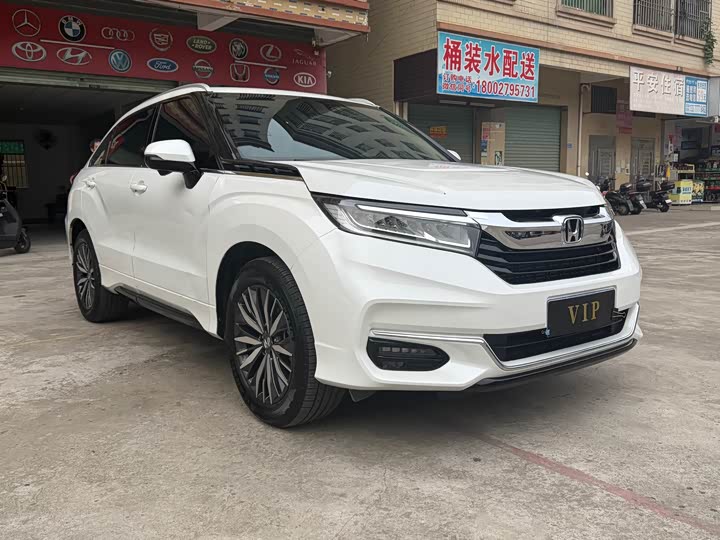 Фото 3 - Honda Avancier